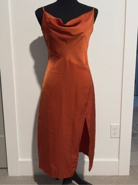 D&M satin slip dress cowl neckline
Size S
Burnt orange